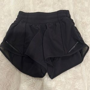 Black Lululemon hottie hot shorts reg